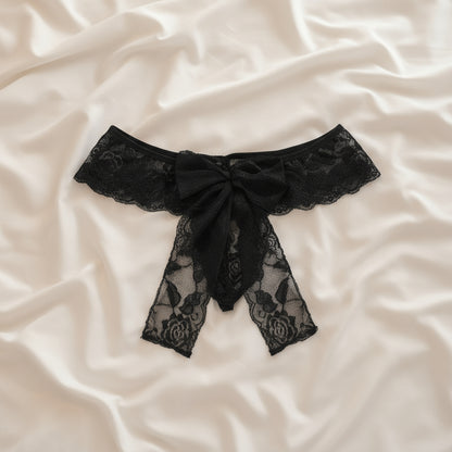 String en dentelle noire noeud